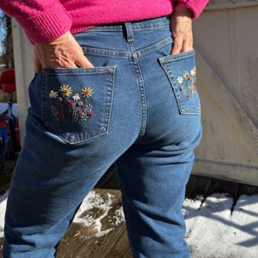 Levis Signature Boyfriend Jeans - SOLD